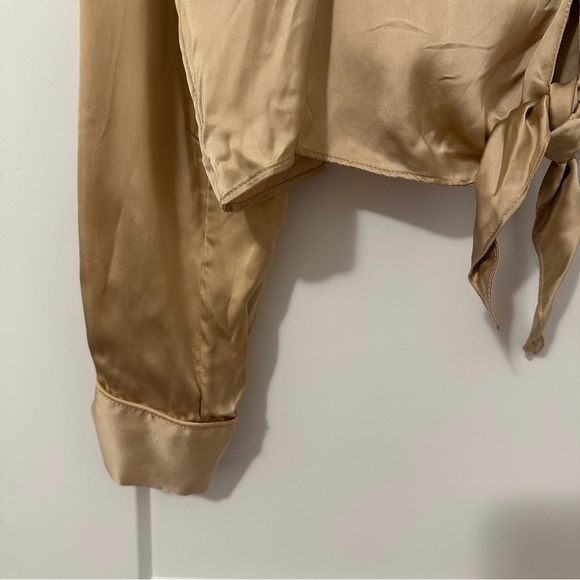 Aritzia Wilfred Peaufiner Annie Satin Beige/Bronze Blouse Size Small Women’s NWT - Picture 3 of 12